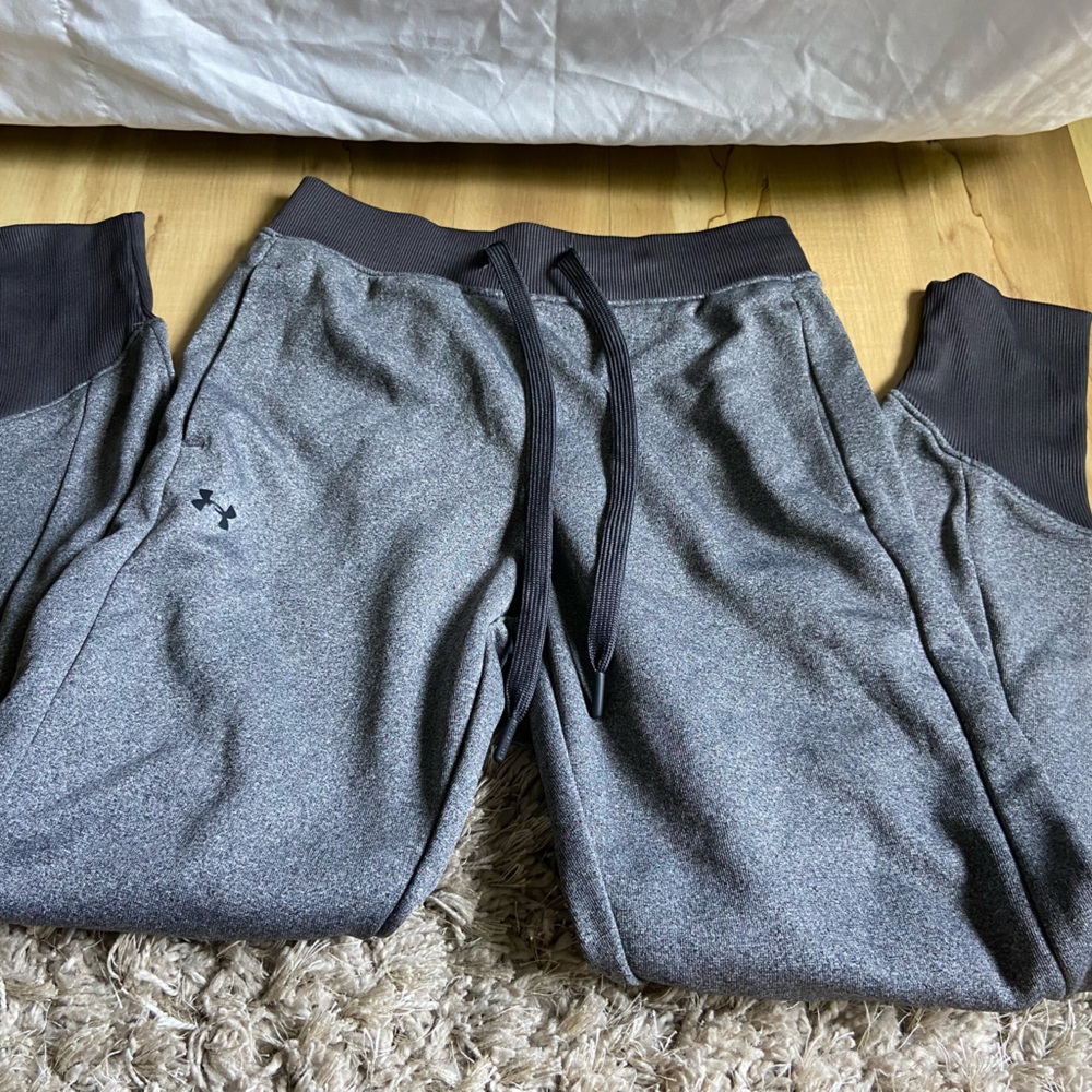 Under armour joggers gray
